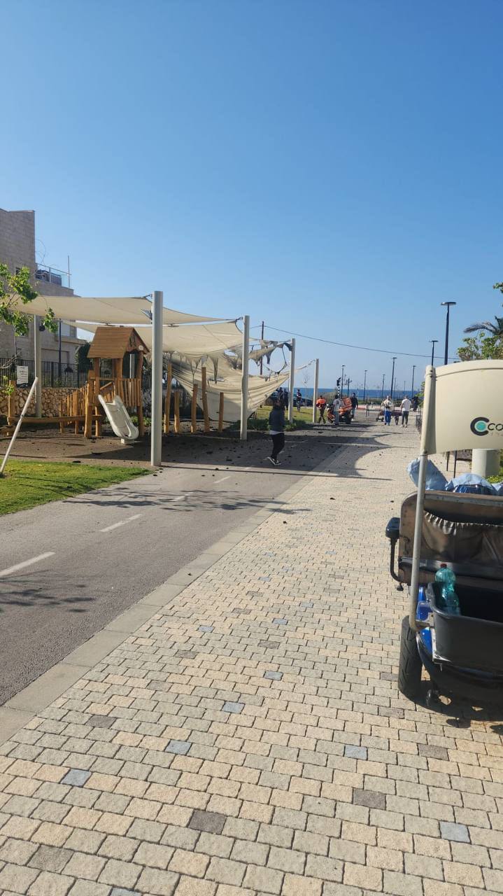 سقوط صاروخ بشكل مباشر في “نهاريا” شمال فلسطين المحتلّة، عقب…