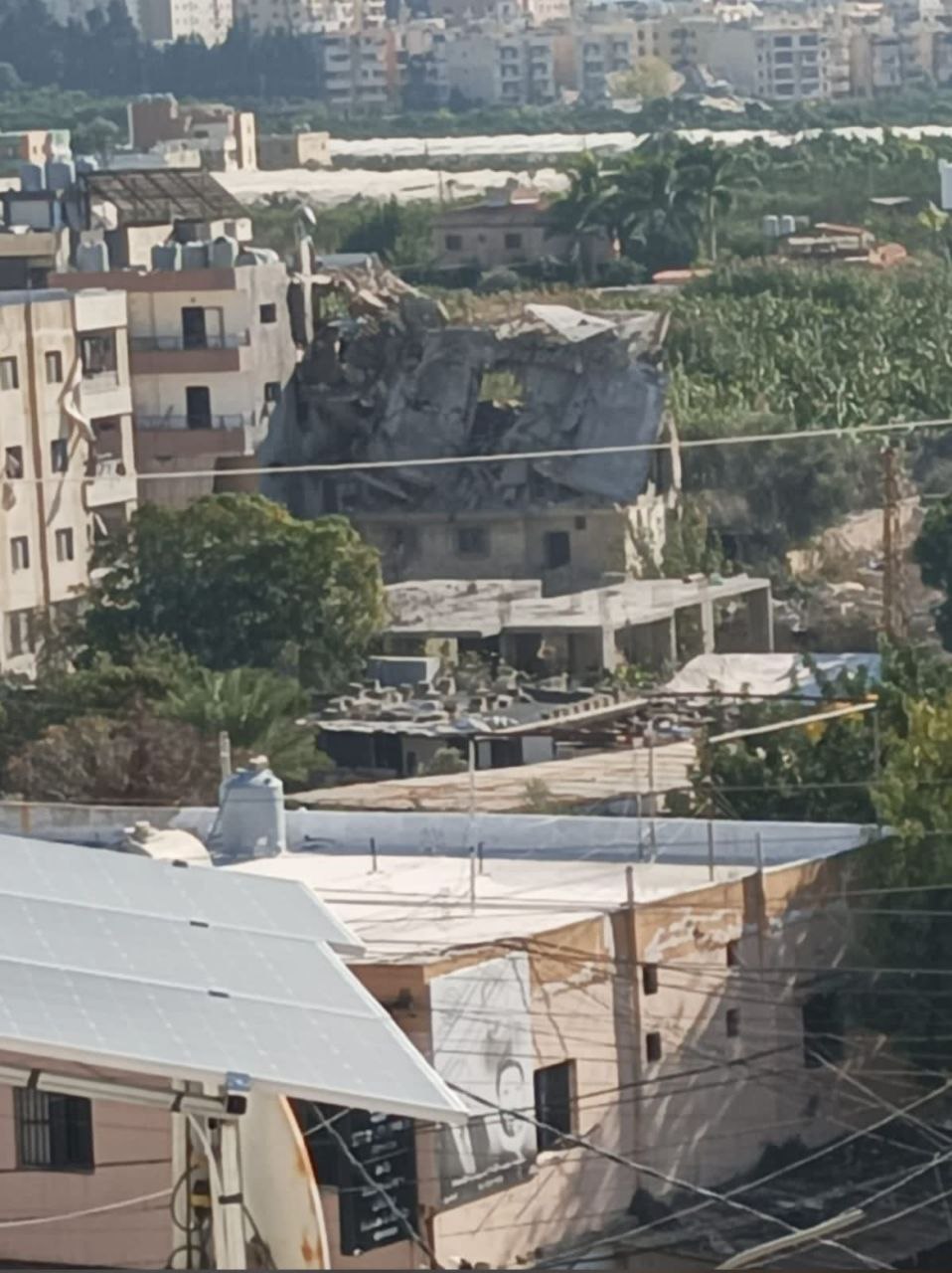 صورة متداولة من قصف منزل في منطقة المعشوق في مدينة…