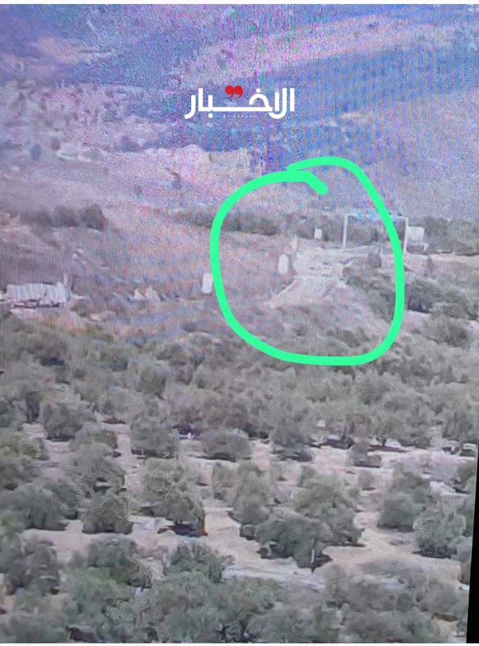 جريدة الأخبار تنشر صورة تُظهر الحاجز الذي نصبه جيش الاحـتلال…