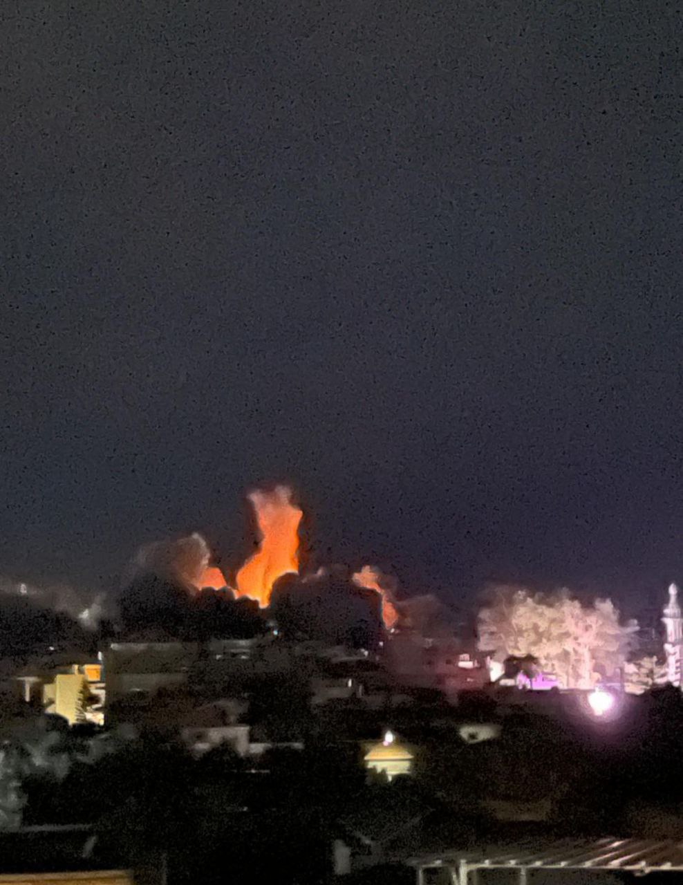 متابعة || الغارات الصهيونية تستهدف منطقة الحوش قضاء مدينة صور،…