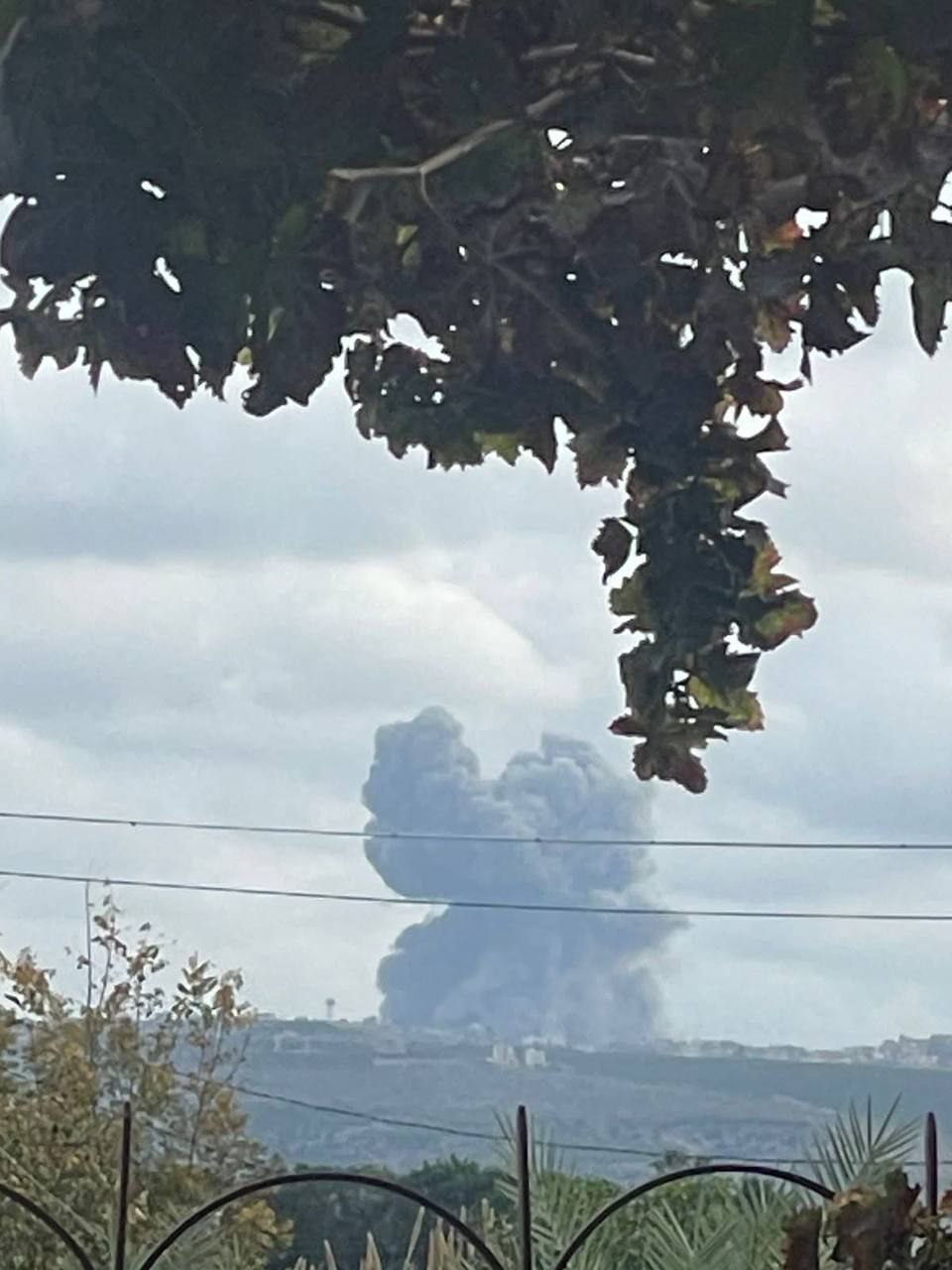 غارة صهيونية تستهدف وادي حسن عند أطراف بلدة مجدل زون…