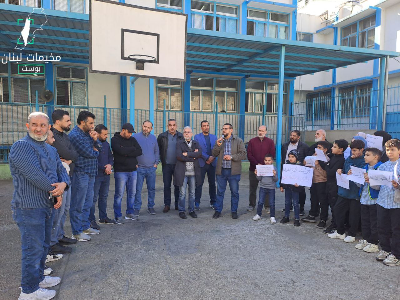 صور من الوقفة التي دعا إليها اتحاد المعلمين احتجاجاً ضد…