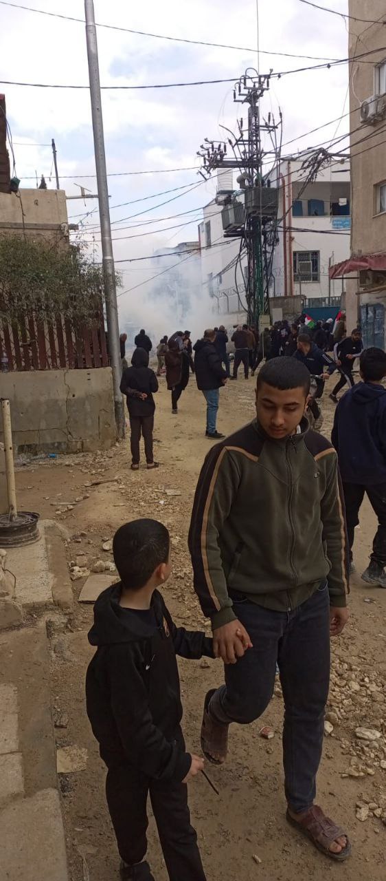 عاجل| أجهزة أمن السلطة الفلسطينية تطلق قنابل الغاز تجاه مظاهرة…