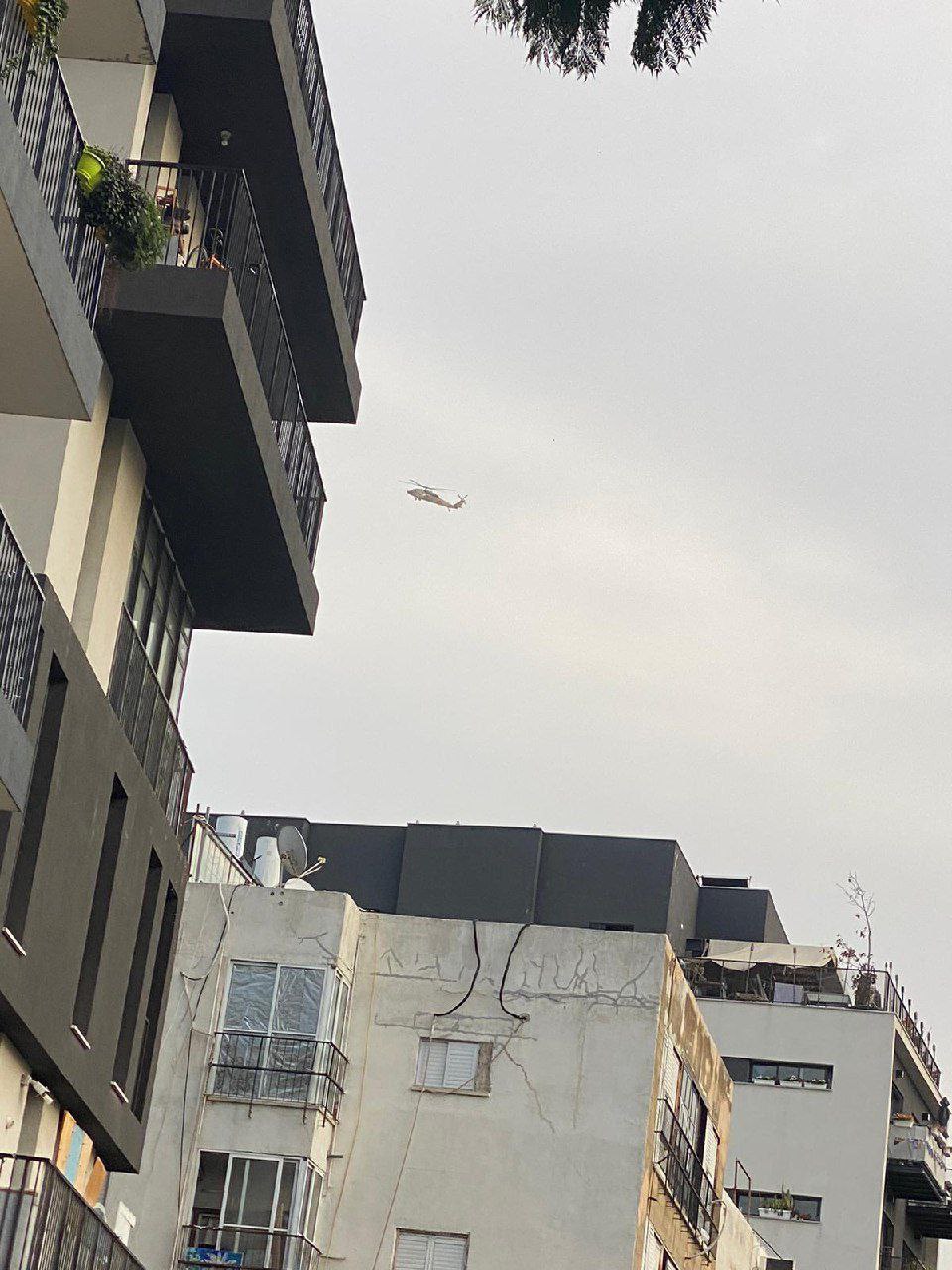 مصادر صحفية: هبوط مروحية إنقاذ تابعة لجيش الاحتلال بمستشفى في…