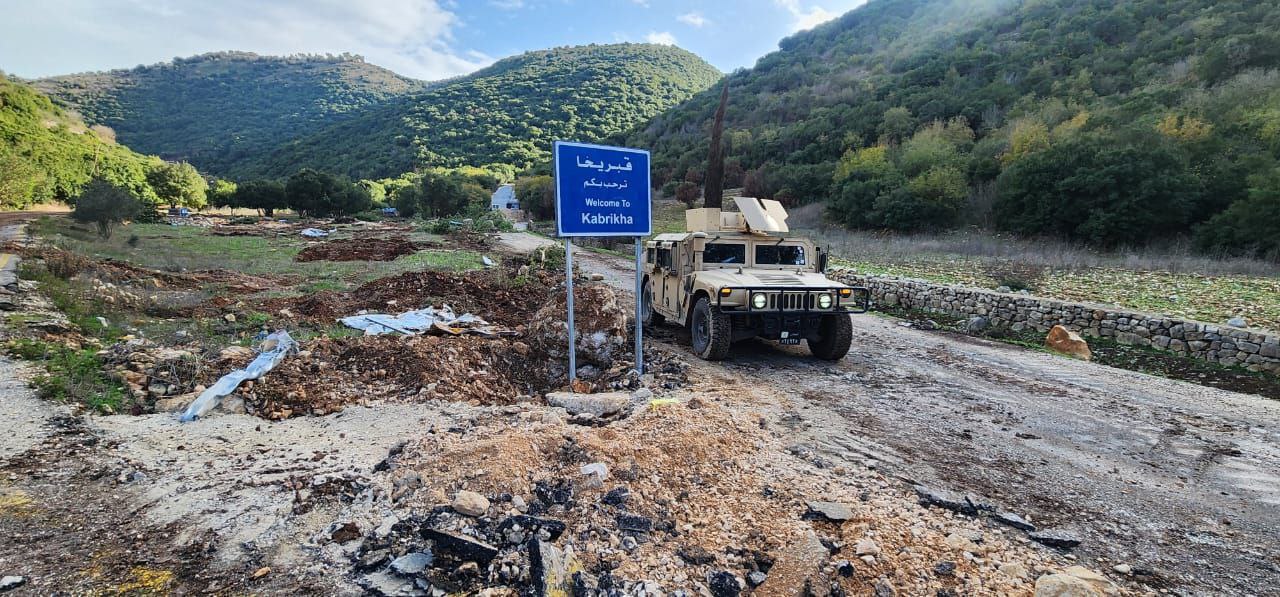عملت فرق بلدية قبريخا بالتعاون مع الجيش اللبناني على إزالة…