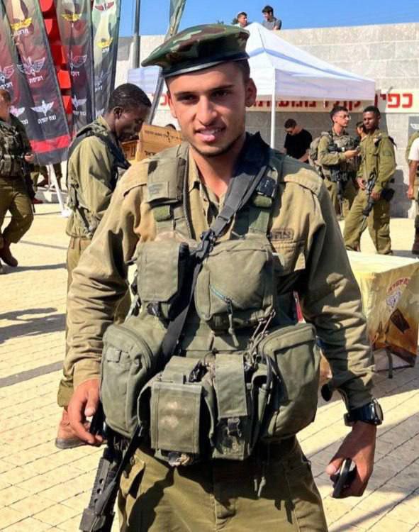 المتحدث باسم جيش الاحتلال :
سمح بالإعلان عن مقتل “أورئيل بيرتس”…