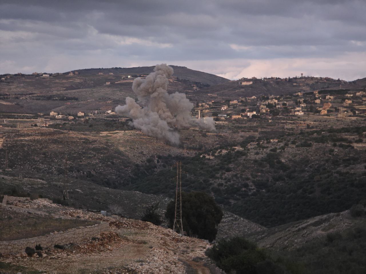 سلسلة من التفجيرات نفذها الجيش الاسرائيلي في بلدة بني حيان…