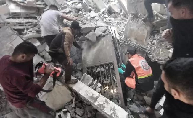 مصادر طبية: 73 شهيداً في قصف الاحتلال المتواصل على قطاع…