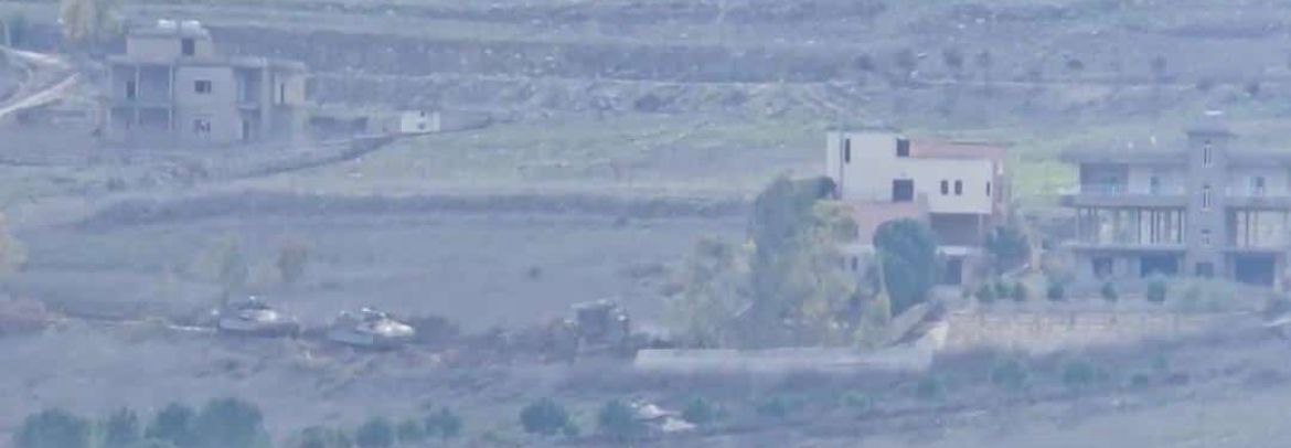 توغل قوة مؤللة صهيونية معززة بدبابات ميركافا وجرافة من مارون…