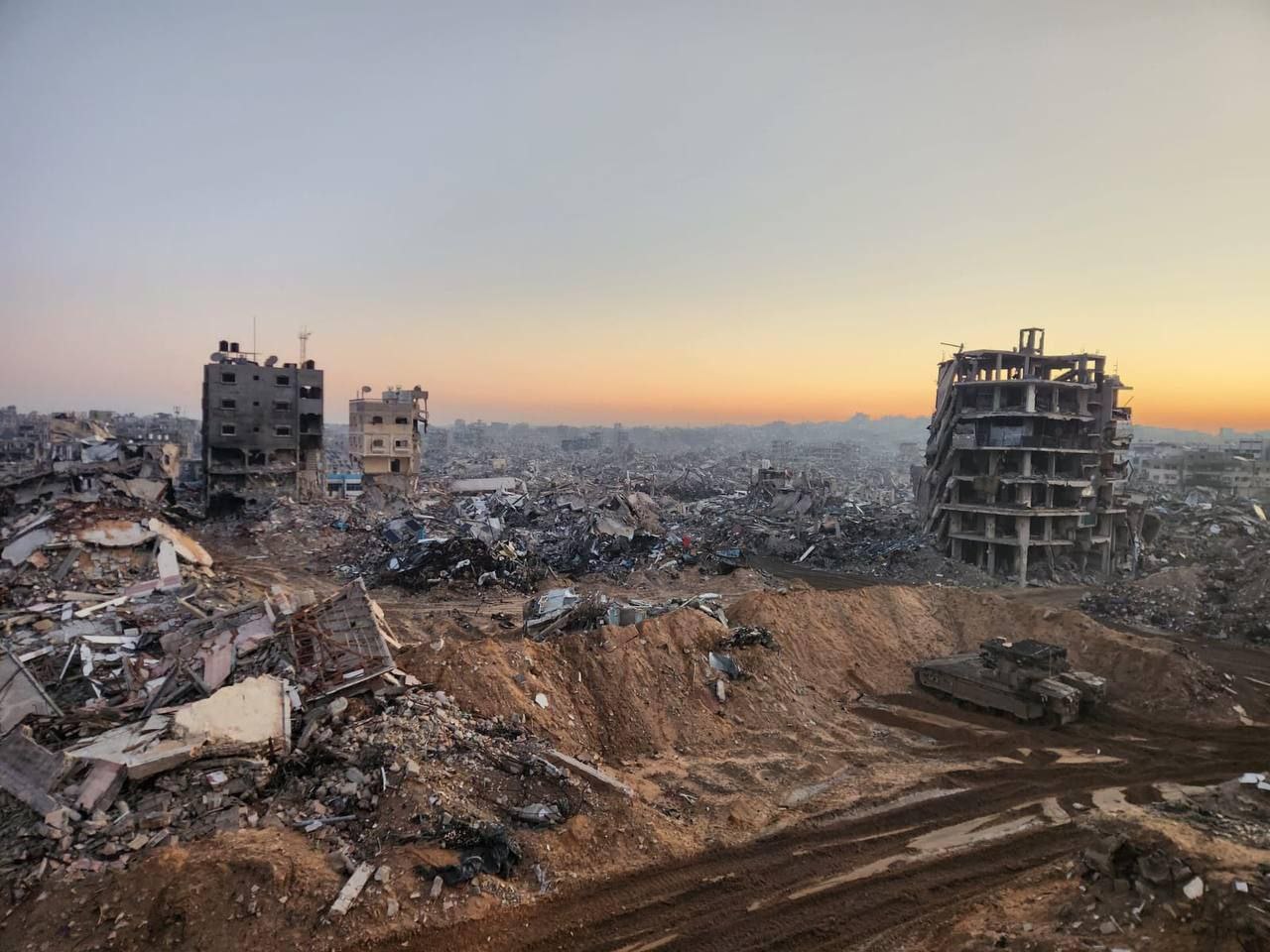 🔴 دمار هائل لحق بمخيم جباليا شمالي قطاع غزة؛ جراء…