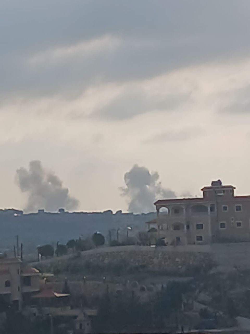 عاجل || جيش الاحتلال ينفذ تفجيرات ضخمة وأعمال نسفٍ بين…