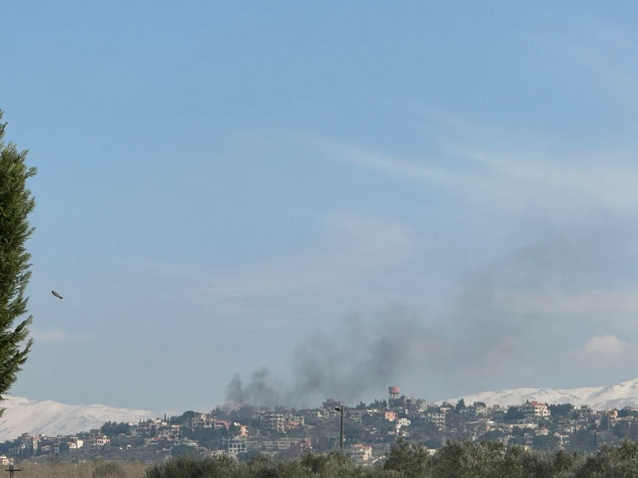 قوات الاحتلال الإسرائيلي تشعل منازلاً في حي “بيدر الفقعاني” قبل…