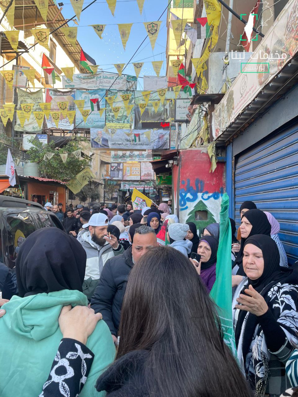 الأهالي في مخيم برج البراجنة بالعاصمة بيروت مستمرين بالاحتفالات بوقف…