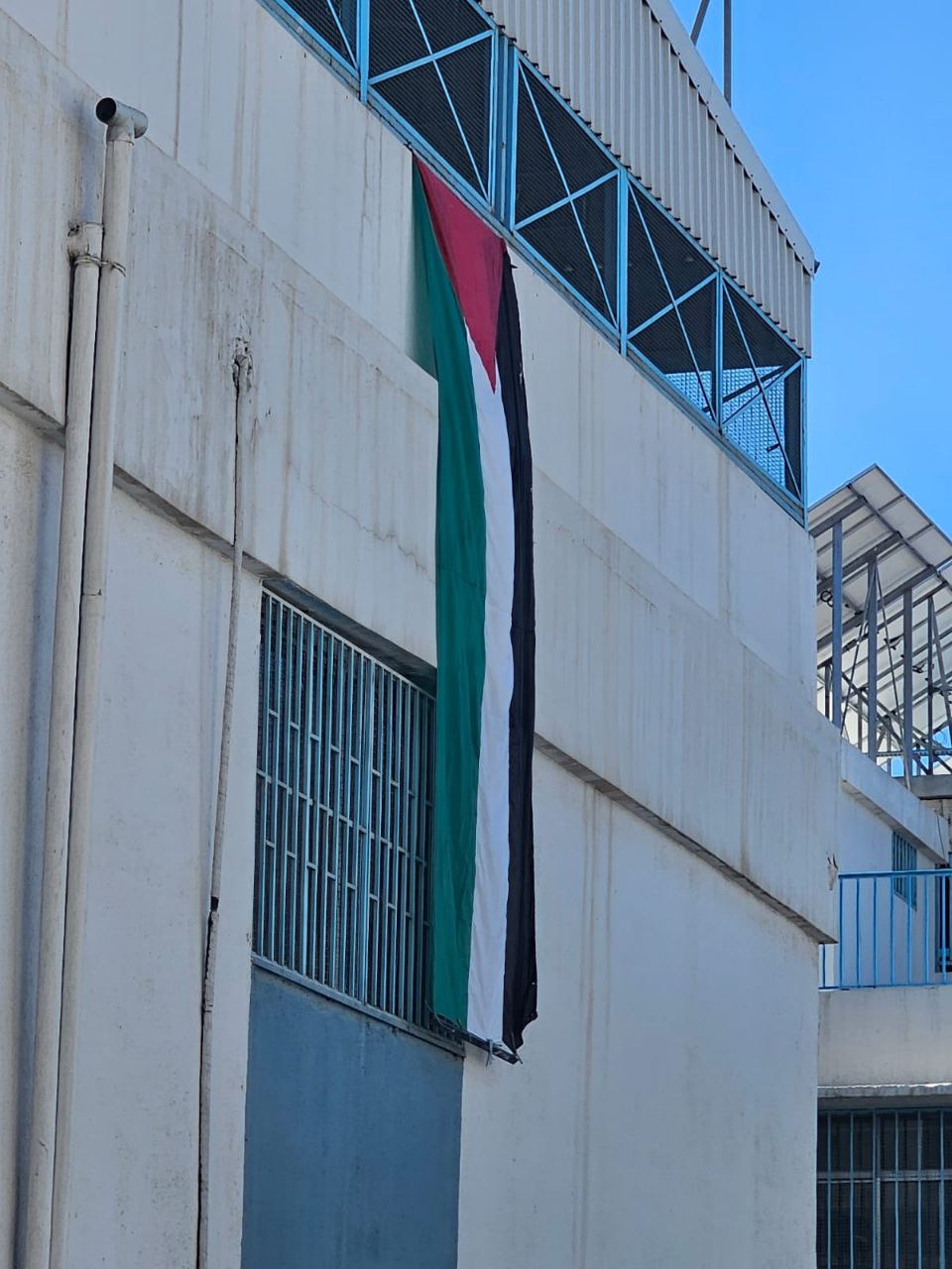 البرلمان الطلّابي لمدرسة القسطل في مخيّم الجليل ببعلبك يحتفي بنصر…