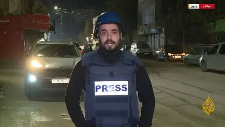 مصادر صحفية: أجهزة السلطة اعتقلت الصحفي محمد الأطرش من منزله…