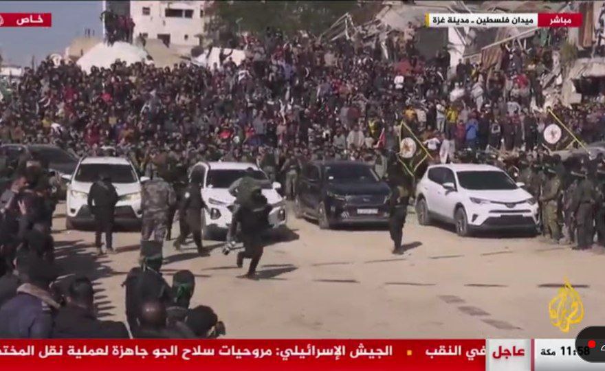 عاجل| مركبات جديدة للمقاومة تصل موقع تسليم الأسيرات المجندات الأربعة…