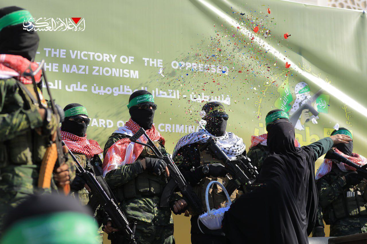   الناطـق باسـم حركـة حمـاس عبد اللطيف القانوع:

– مشاهدُ وتفاصيل…