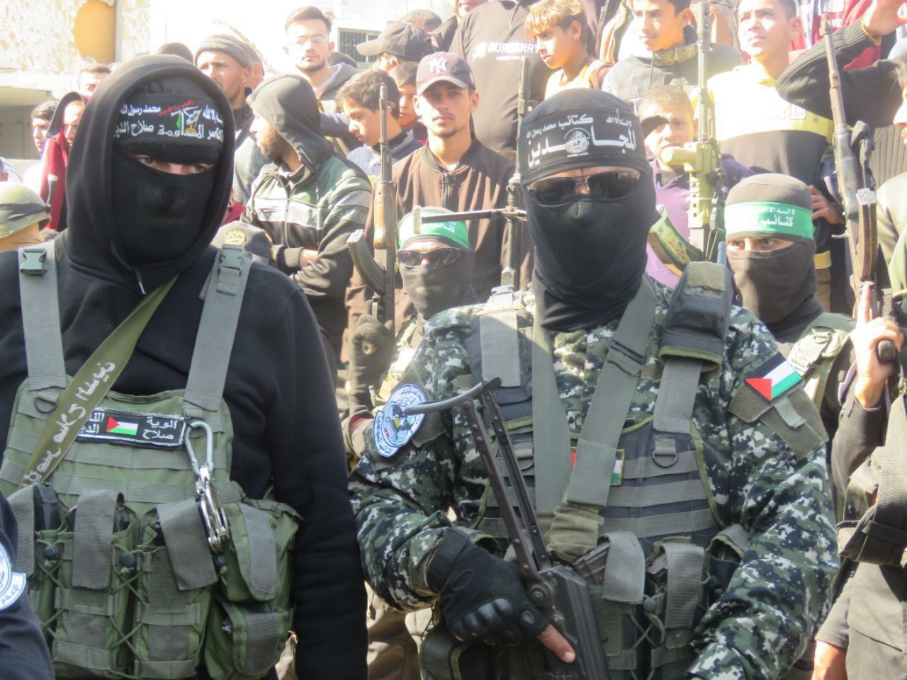 كتائب المجاهدين: صور من مشاركة مقاتلينا بتسليم أسرى العدو ضمن…