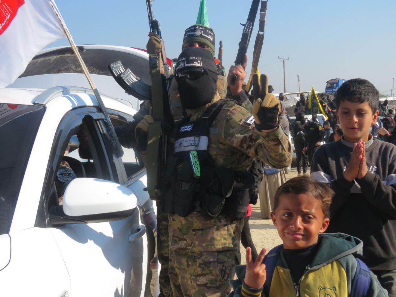 كتائب المجاهدين: صور إضافية من مشاركة مقاتلينا بتسليم أسرى العدو…