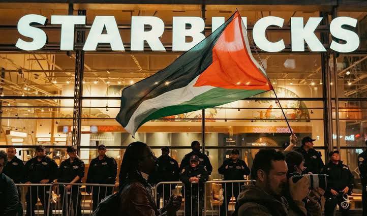 🔴 الرئيس التنفيذي لستاربكس يقر بقسوة المقاطعة:

أكد “براين نيكول” الرئيس…