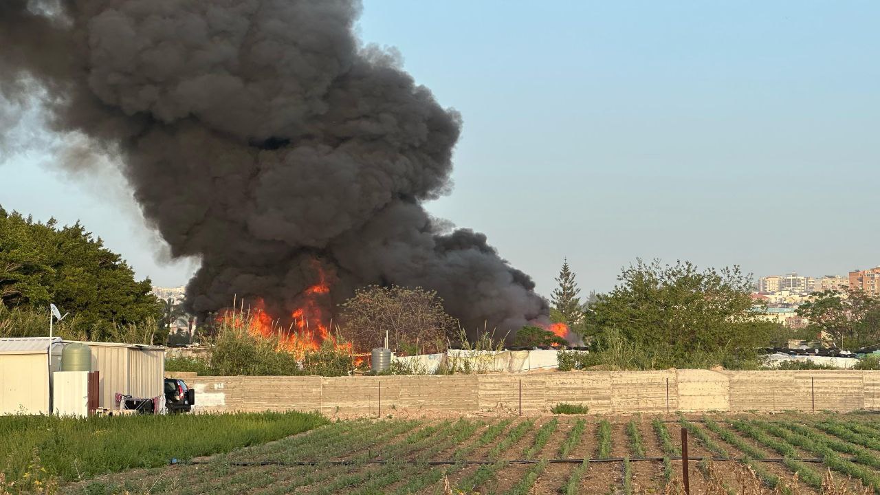 «الوكالة الوطنية للإعلام»: حريق هائل في مجموعة خيم يقطنها نازحون…