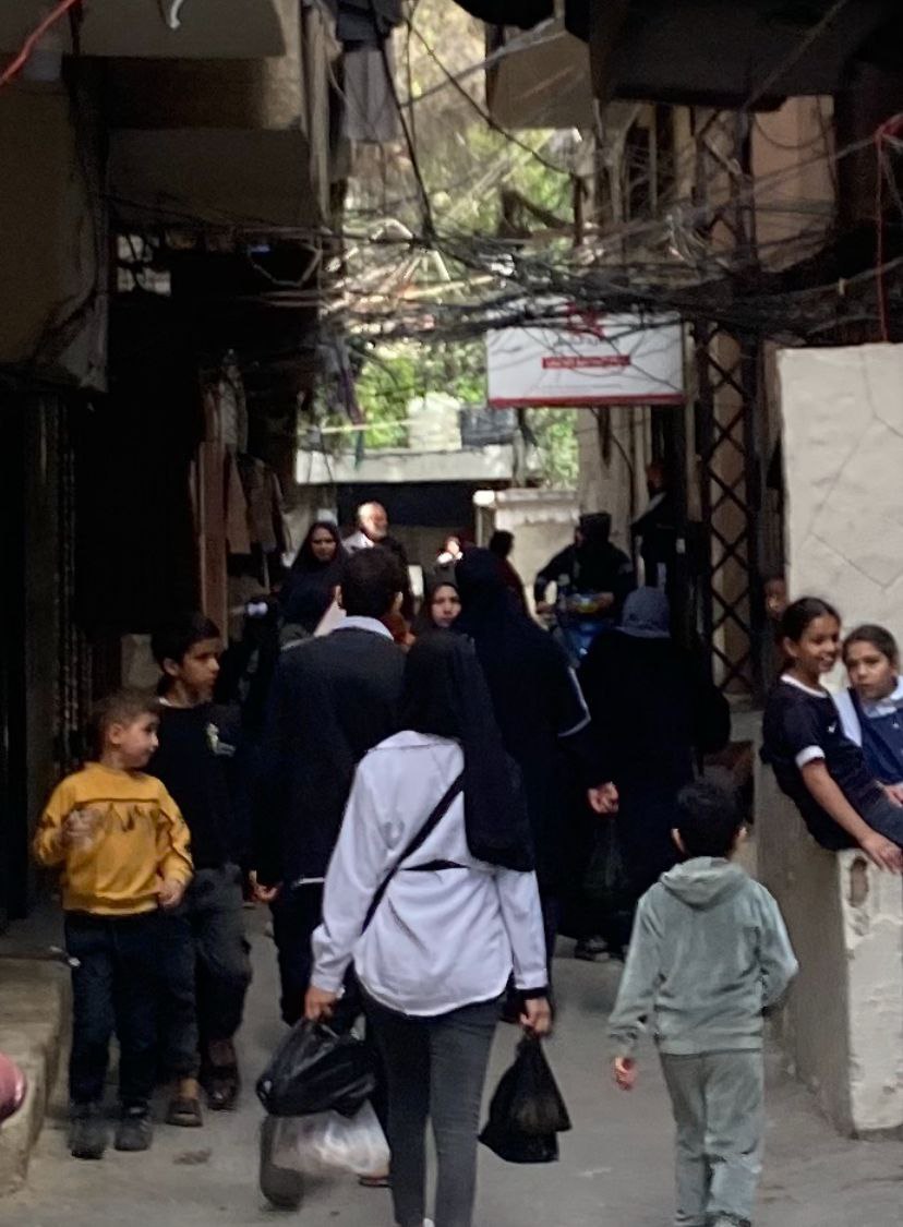 حركة مرور كثيفة من المنفذ الذي يربط مخيم البداوي، بشارع…