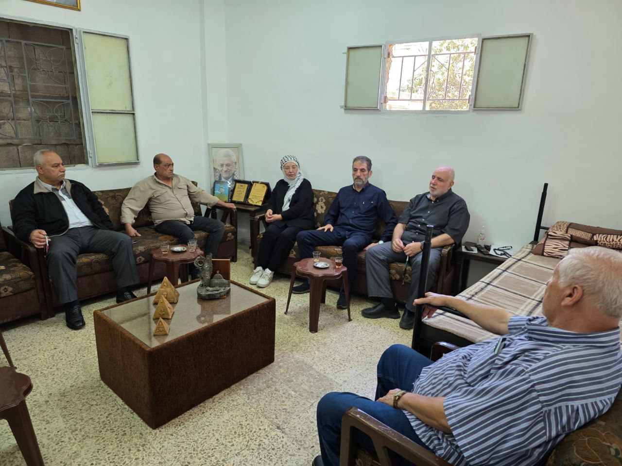 بحث أمين سر حركة فتح وفصائل منظمة التحرير في صيدا…