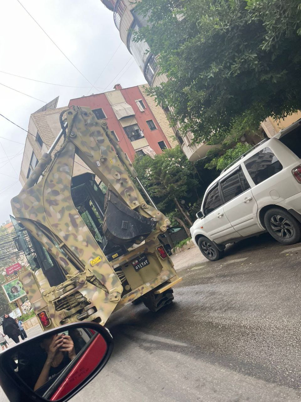 الجيش اللبناني يكشف على مبنى في السانت تيريز في الضاحية…