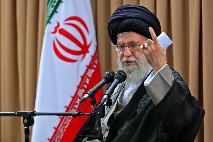 المرشد الإيراني في منشور بالعبرية على منصة إكس: خطأ الكيان…