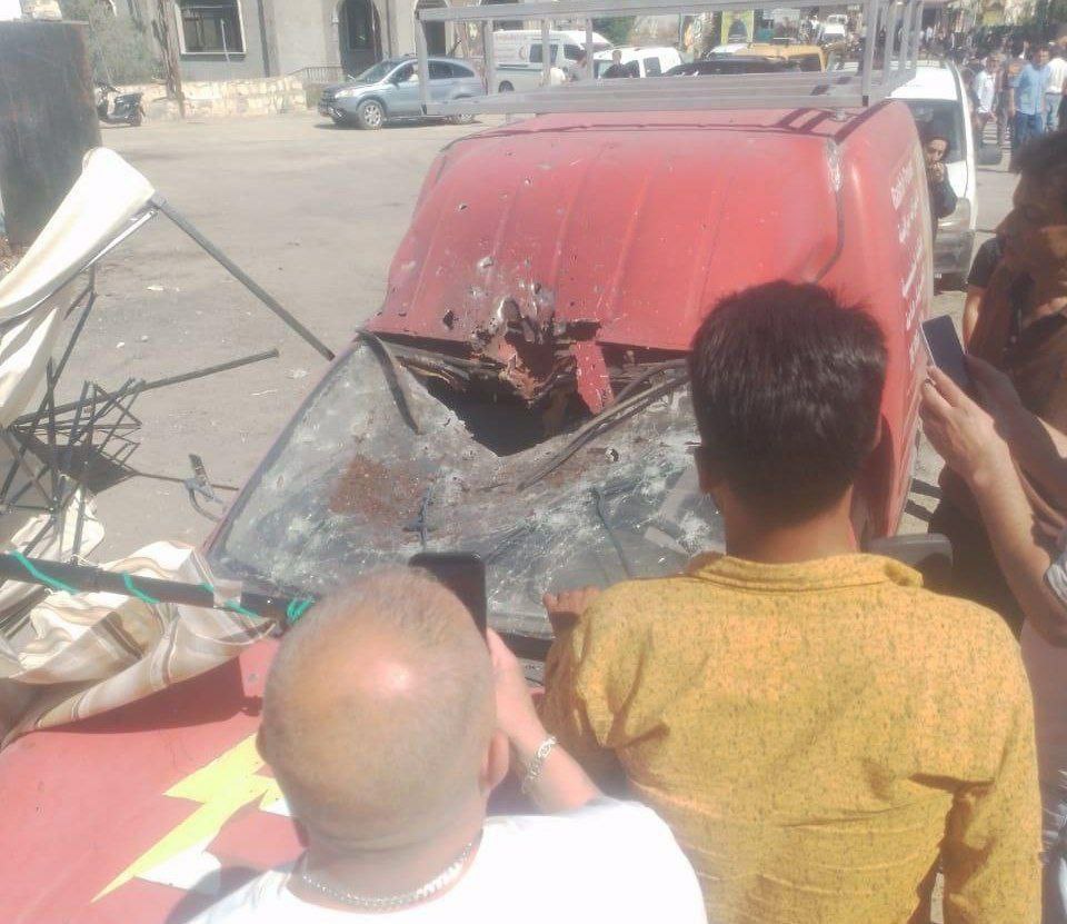 إصابة 5 أشخاص بجروح جراء قصف طائرة مسيّرة صهيونية سيارة…