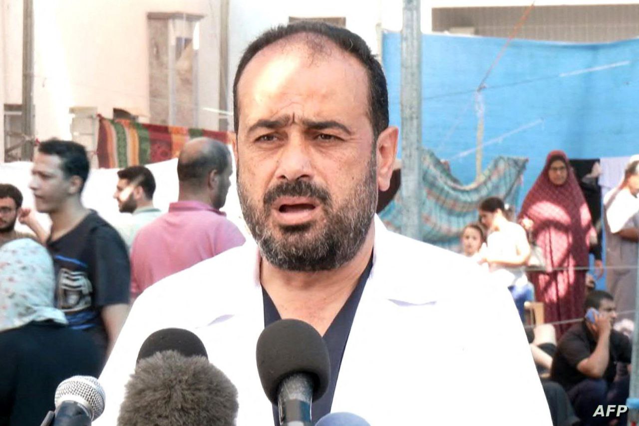 مدير مجمع الشفاء الطبي في غزة، محمد أبو سلمية:
– المستشفى…