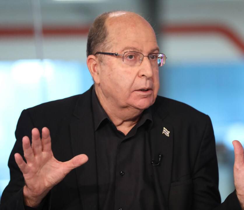 وزير حرب الاحتلال السابق، “موشيه يعلون”: 

– “عربات جدعون” باتت…