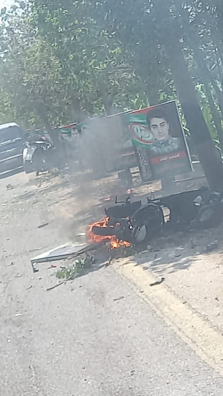 🚨 مسيرة صهيونية تقصف دراجة نارية، عند أطراف بلدة المنصوري…