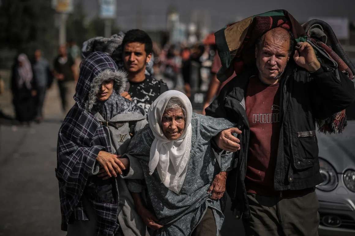 وكالة الأونروا: في غزة، يتأثر كبار السن وذوو الإعاقة والأطفال…