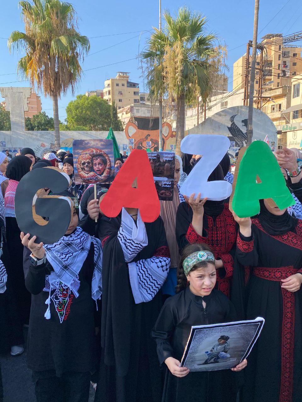 مسيرة جماهيرية حاشدة في مدينة صيدا جنوب لبنان دعماً لغزة