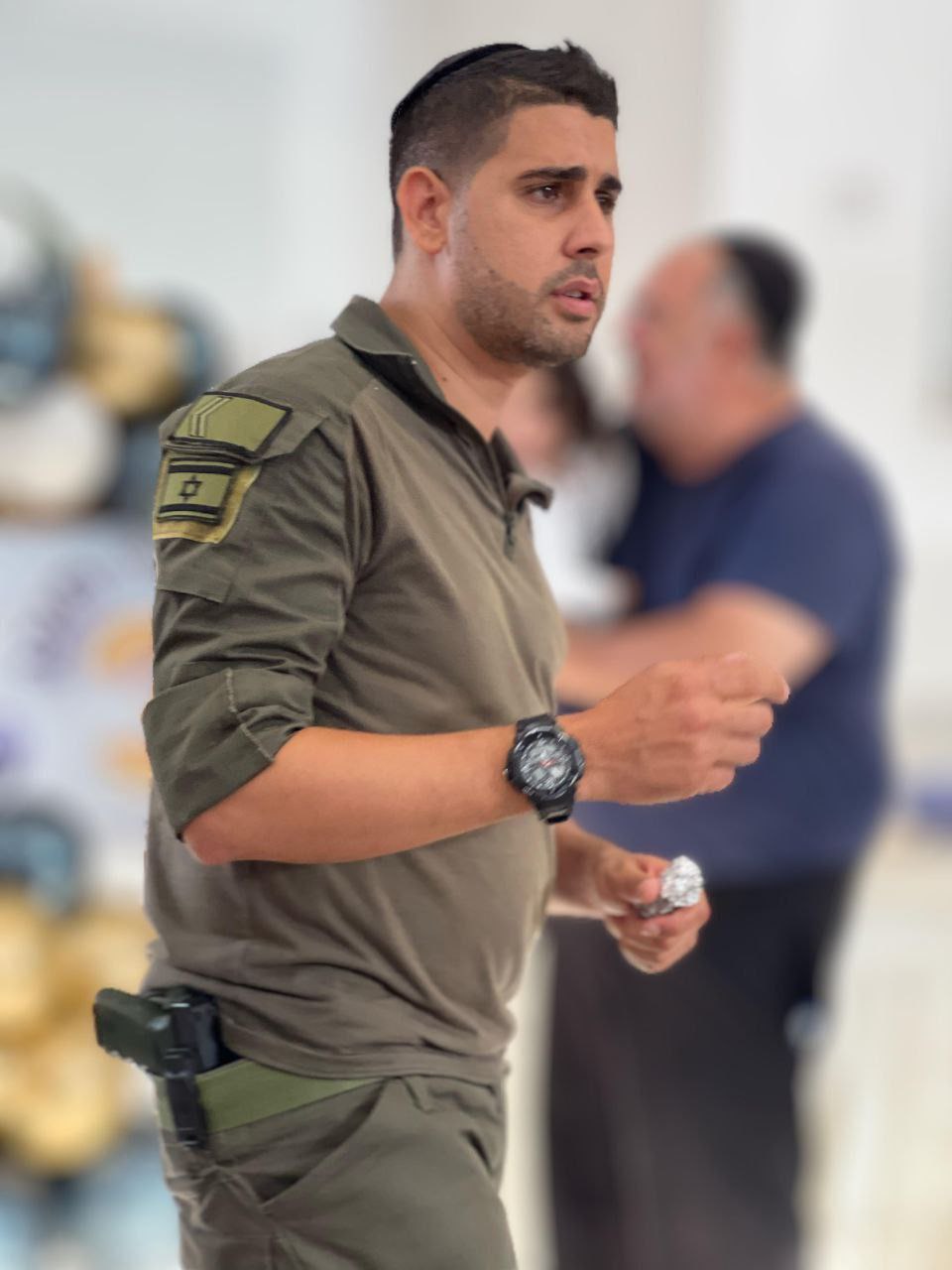 مصادر عبرية :انتحار الجندي (احتياط) “أريئيل تامان”  في منزله…