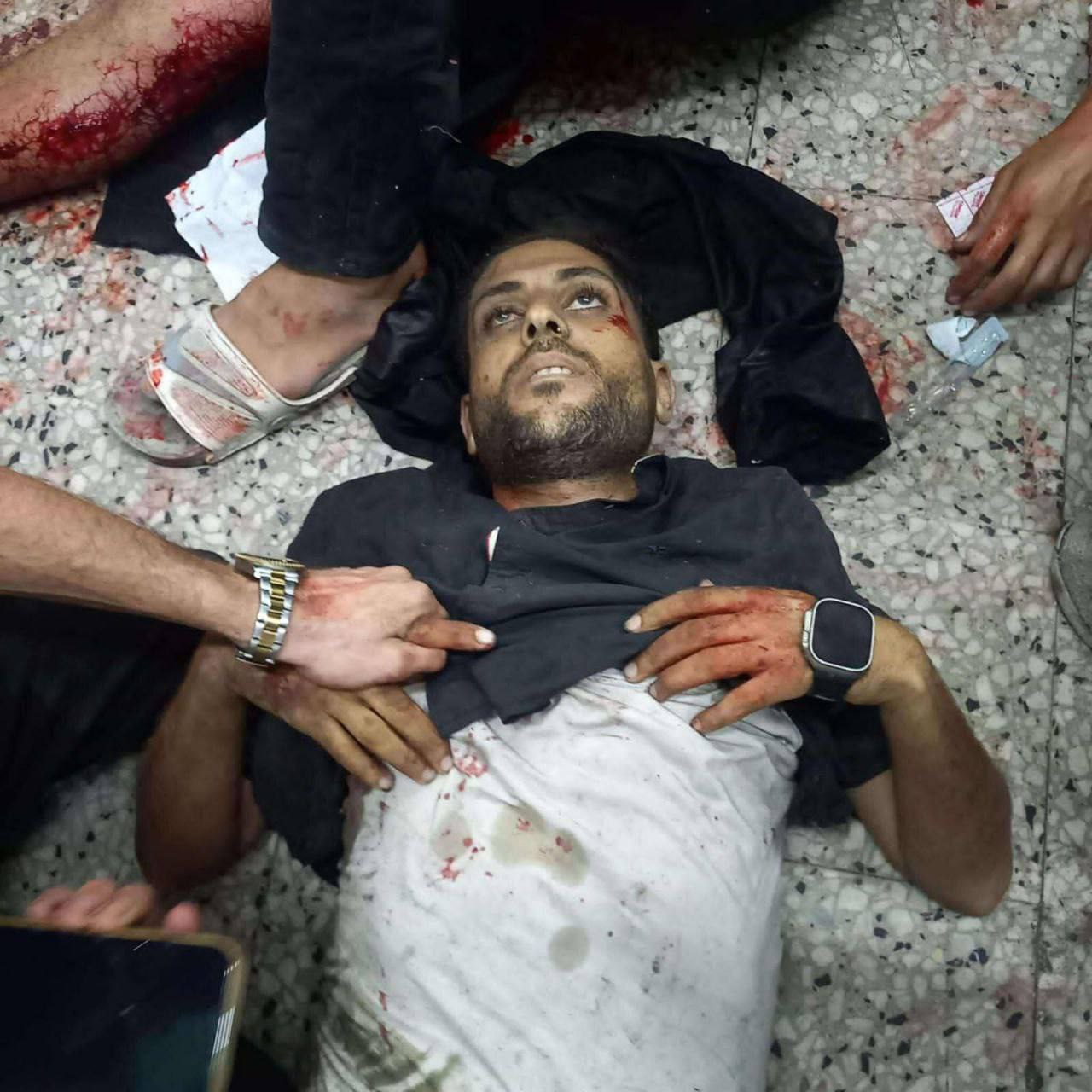 🚨 استشهاد مراسل قناة الجزيرة في غزة محمد قريقع في…
