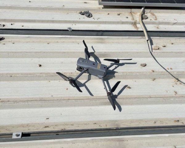 سقوط محلّقة صهيونية على سطح مستشفى الشهـيد صلاح غندور في…