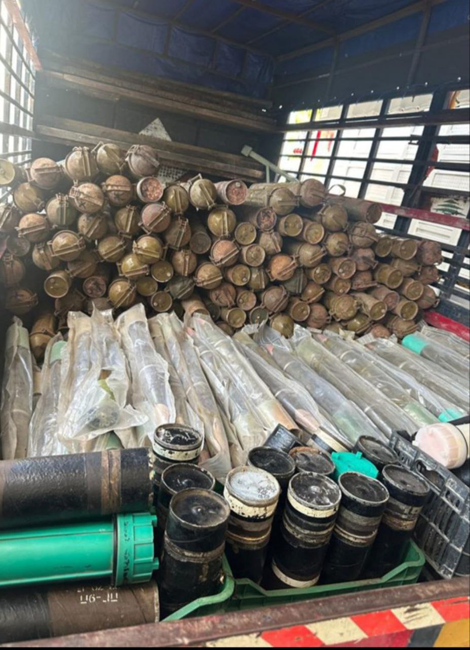 صور متداولة من السلاح الذي تم تسليمه اليوم من مخيمات…