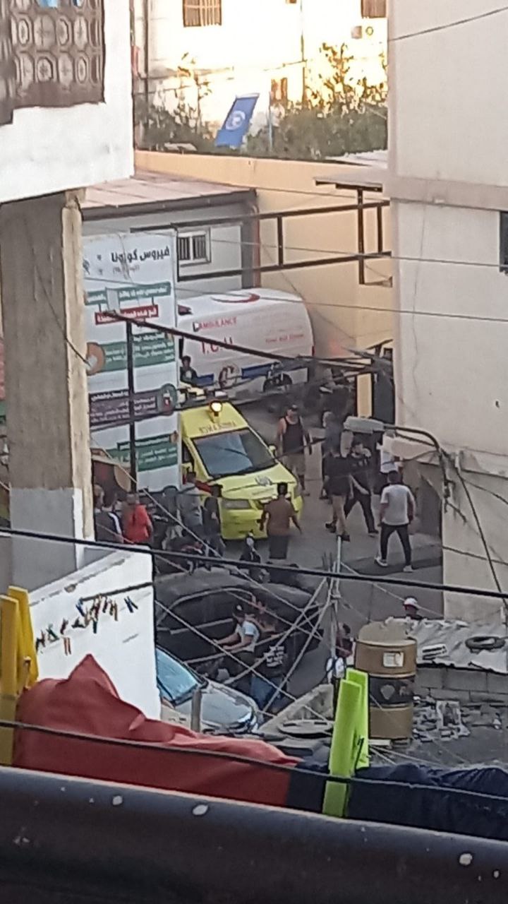 فيديو متداول 
مشاهد من سيارات الإسعاف في مخيم عين الحلوة