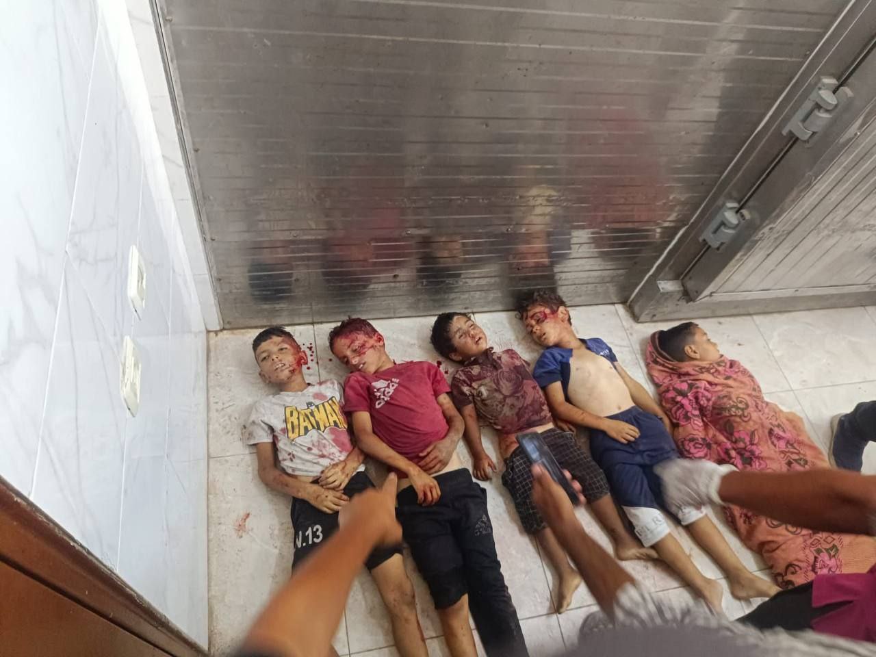 كانوا يعبئون المياه.. 5 شهداء أطفال قتلهم الاحتلال في مجزرة…