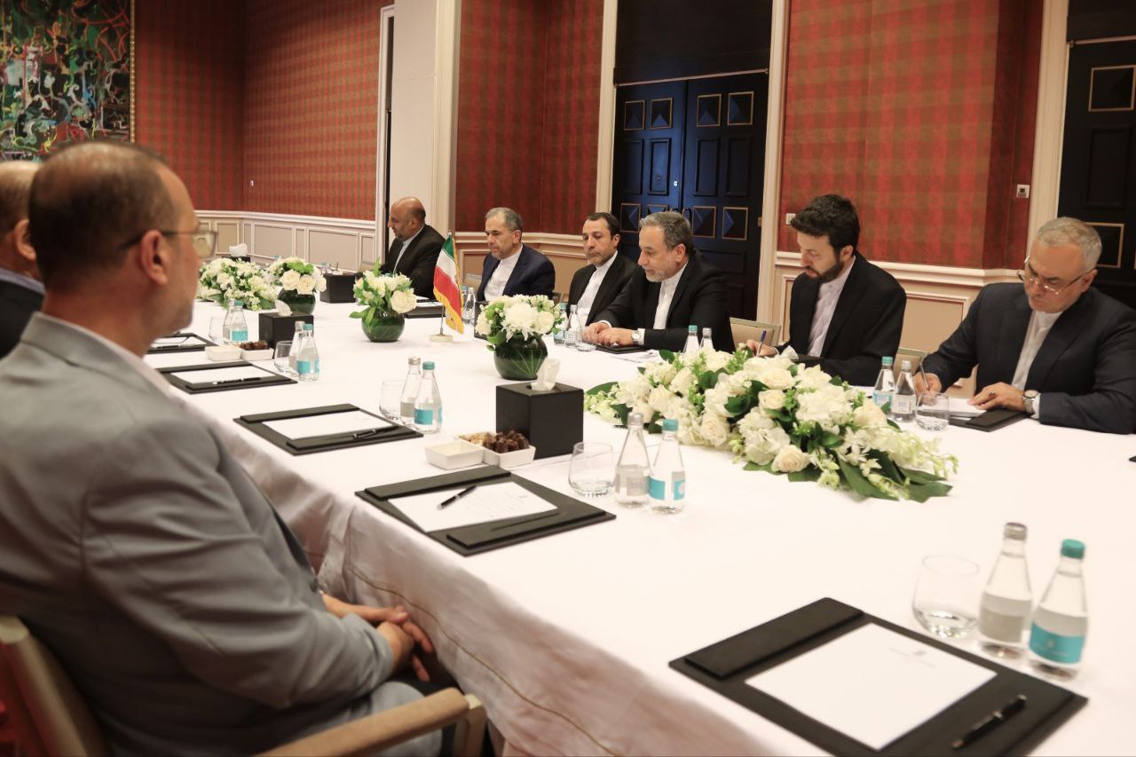 وفد قيادي من حماس يلتقي وزير الخارجية الإيراني في الدوحة

التقى…