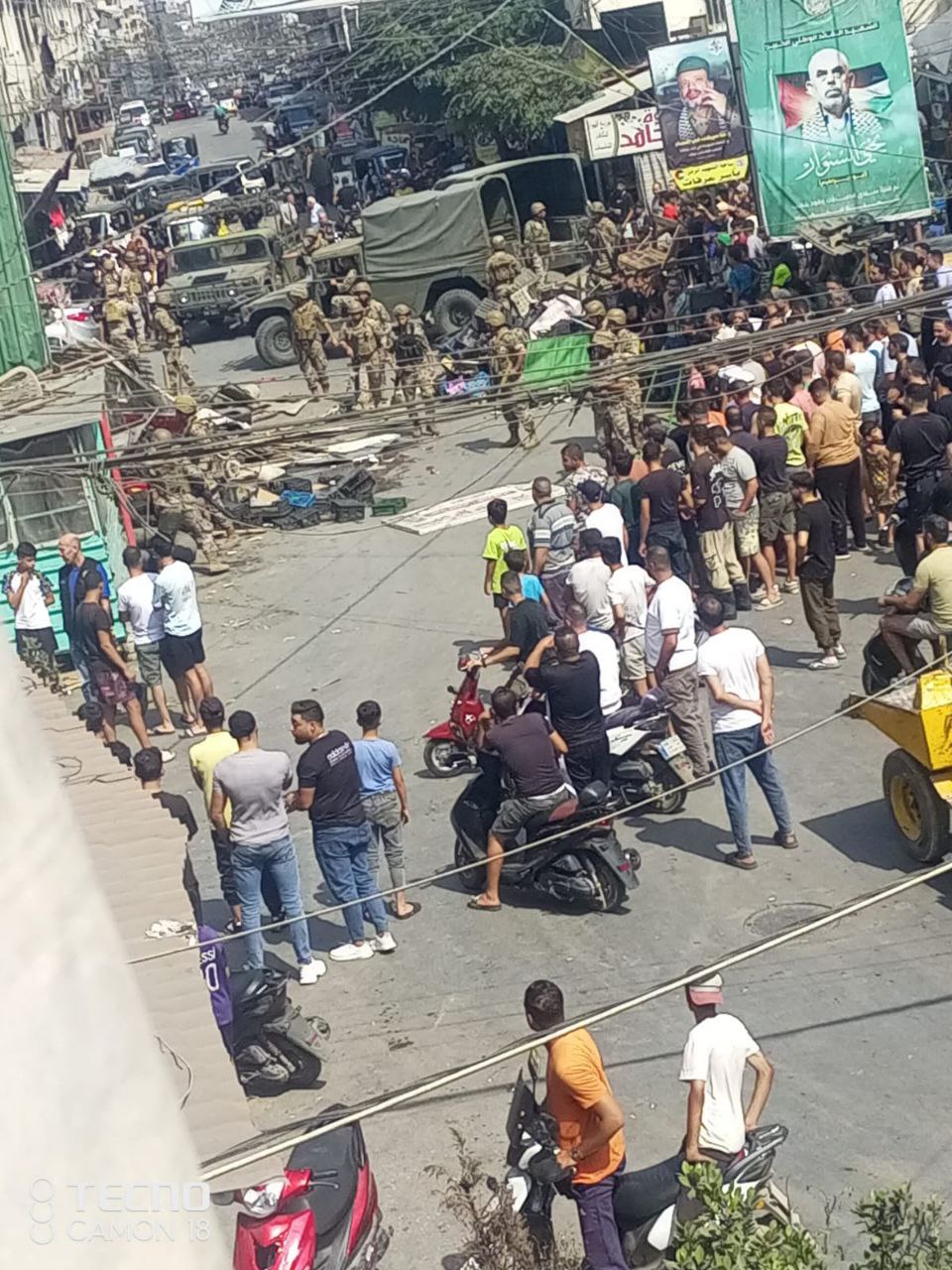 مشاهد من دخول الجيش اللبناني للسوق في مخيم نهر البارد،…