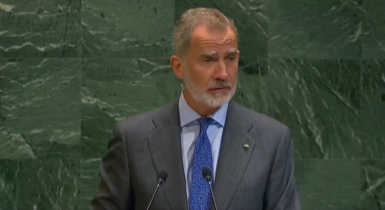 العاهل الإسباني، الملك فيليب السادس:
 
– نطالب بإدخال المساعدات إلى…