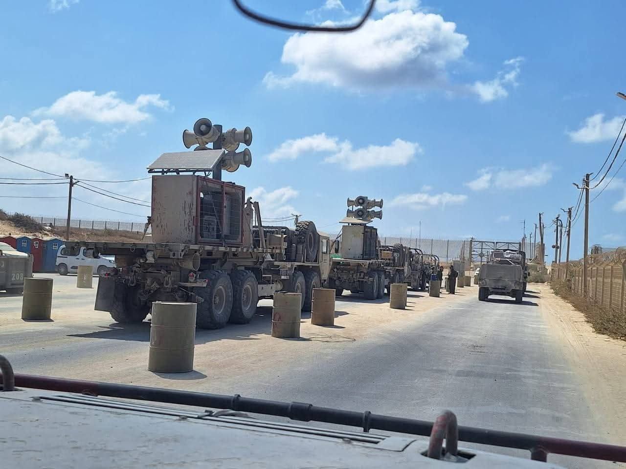 مصادر عبرية: تركيب مكبرات صوت على شاحنات للجيش داخل قطاع…