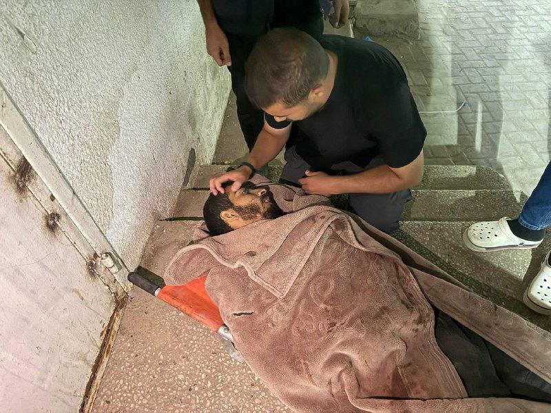 جثمان الصحفي صالح الجعفراوي، الذي ارتقى على يد عصابات خارجة…