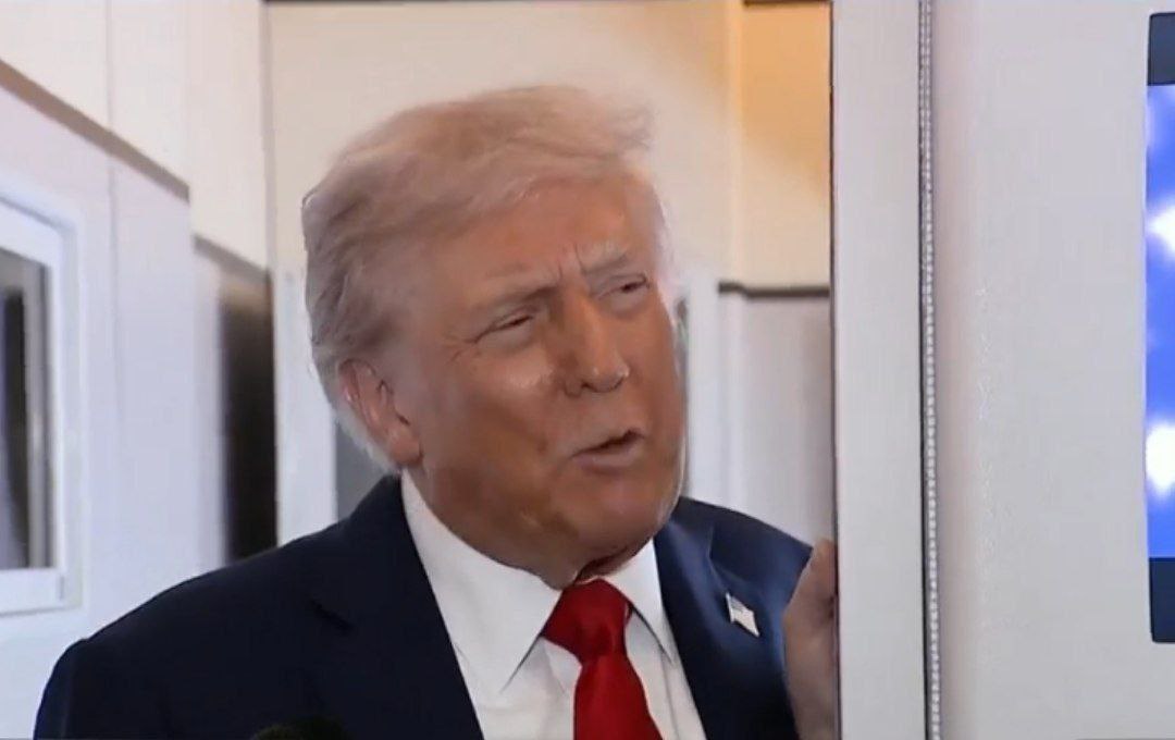 الرئيس الأمريكي، دونالد ترامب:

📌 الحرب انتهت الحرب انتهت الحرب انتهت…..