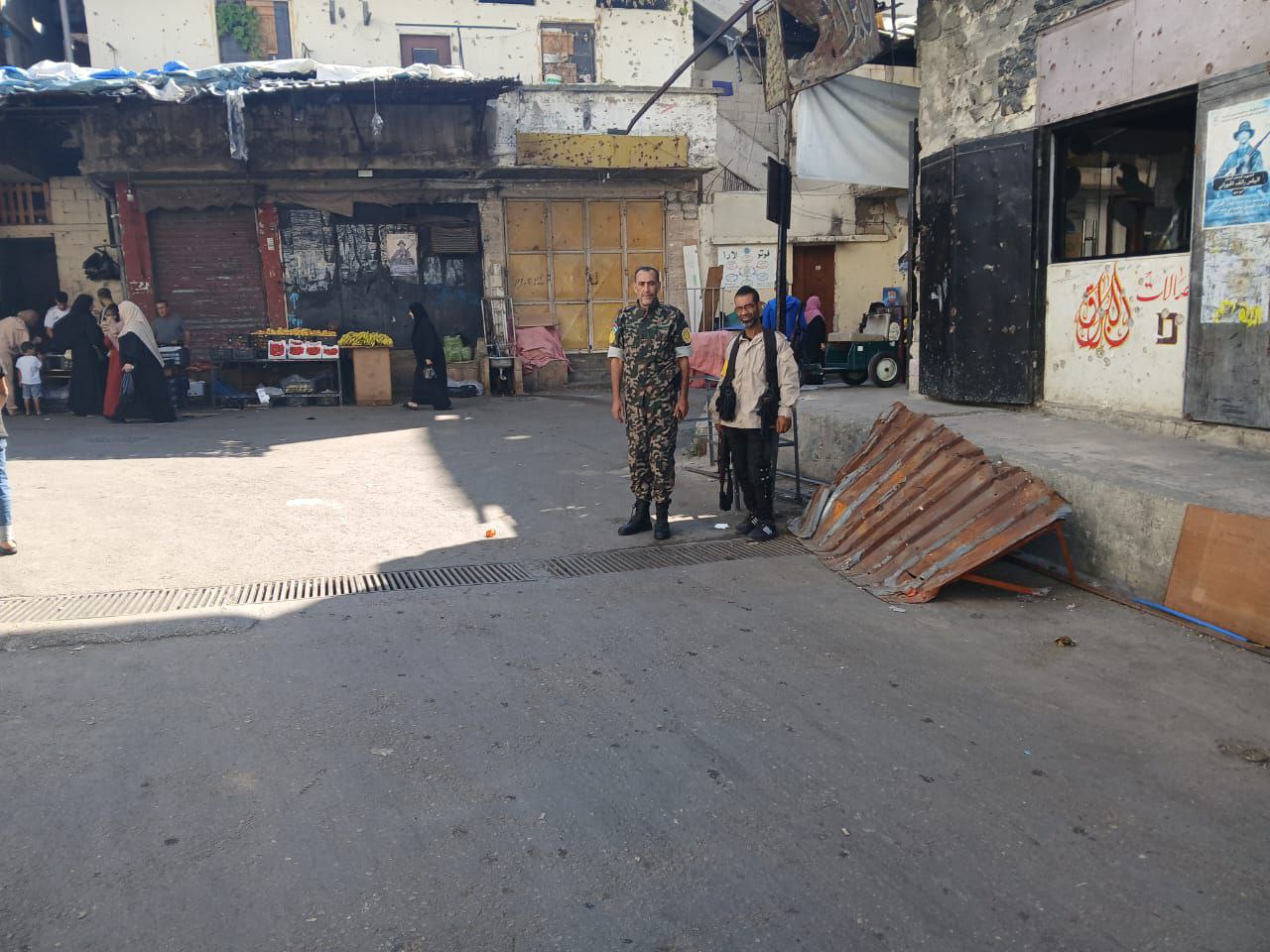 انتشرت القوة الأمنية المشتركة في مخيم عين الحلوة، اليوم، عند…