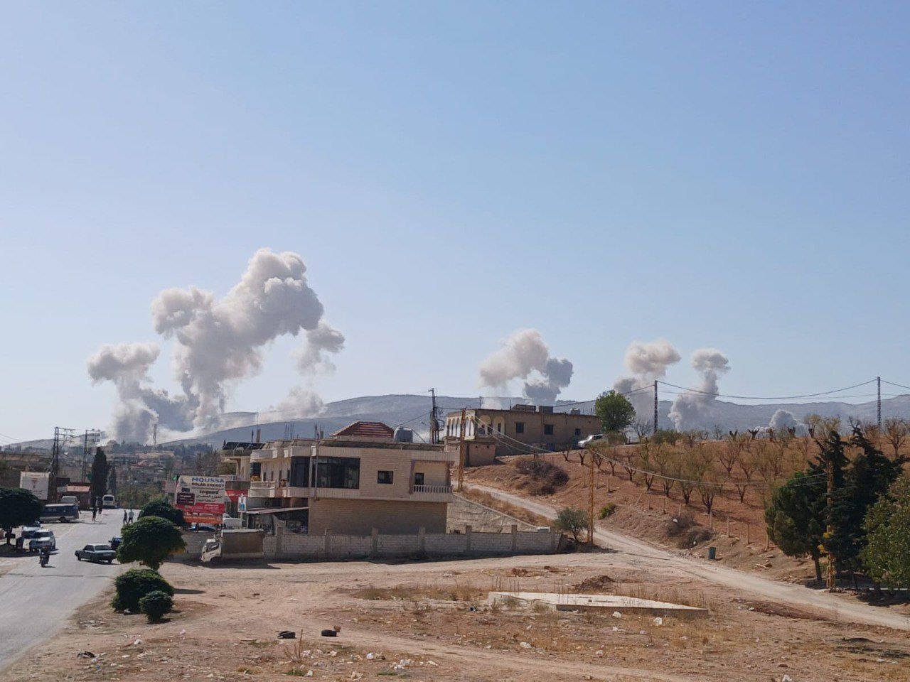 سلسلة غارات صهيونية تستهدف بلدة شمسطار في محيط مدينة بعلبك…