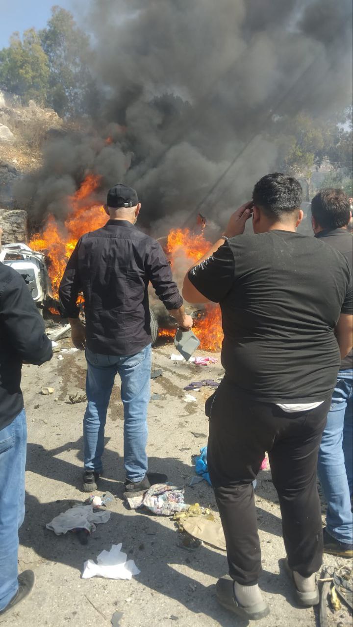 انباء عن وقوع إصابات أثر الغارة الإسرائيلية التي استهدفت مركبة…